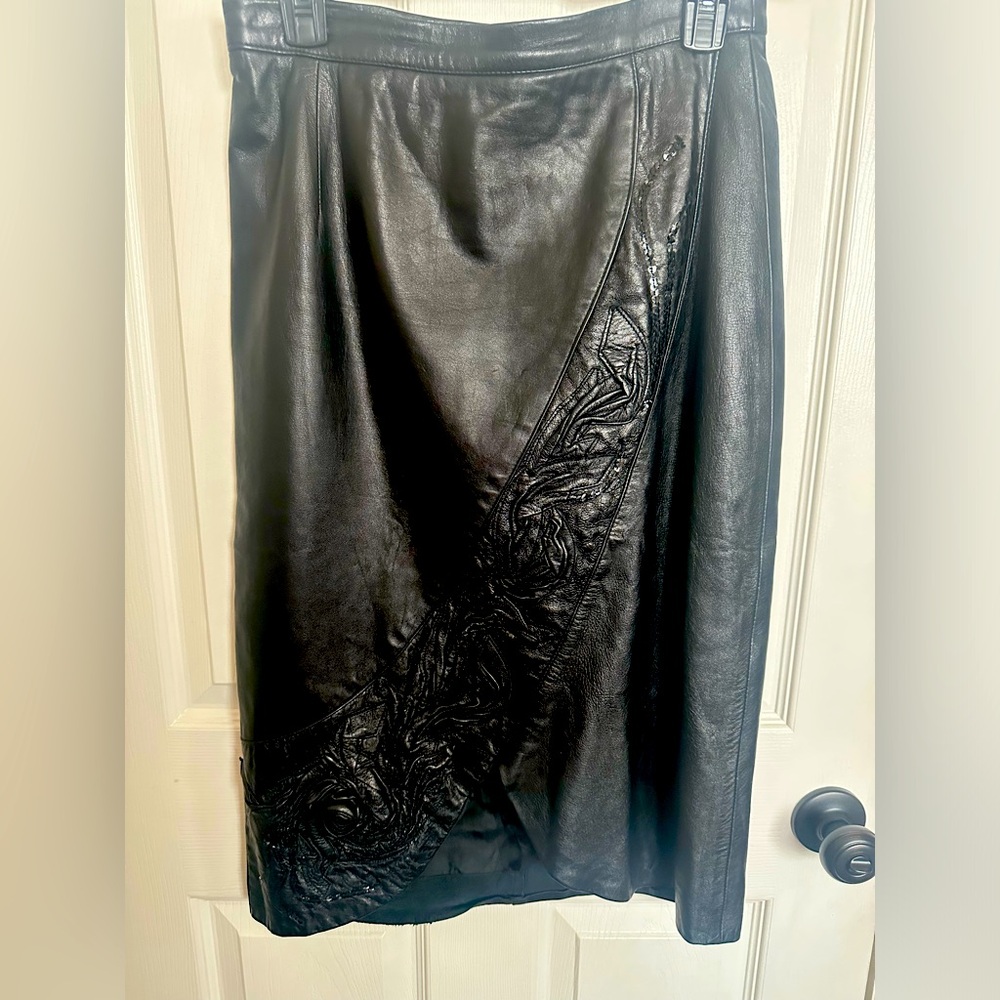 Elegant Black 100% Genuine Leather Skirt